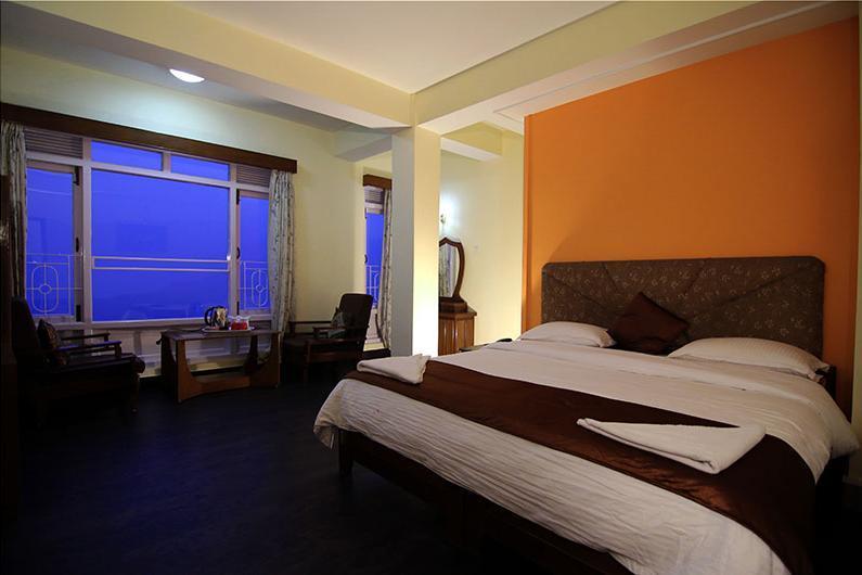 Jain Group Sikkim Continental Hotel Гангток Екстериор снимка